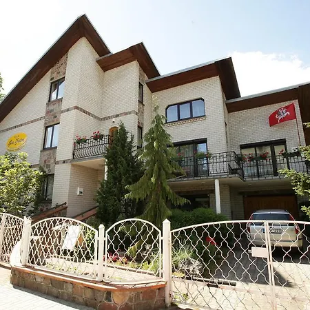 Pas Justina Apartment